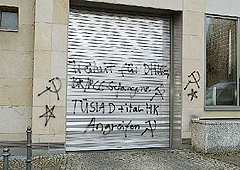 Märkisches Ufer 28, Militanter Anschlag gegen die Einrichtung des türkischen Industriellen- und Unternehmerverbands TÜSIAD und der italienischen Handelskammer anlässlich des 18. März 2007